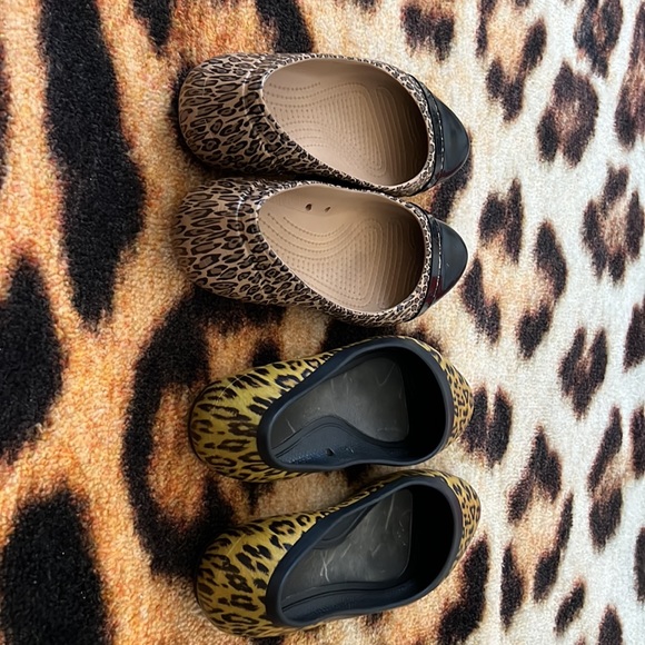 Leopard flats By Crocs, 9 - Picture 3 of 3